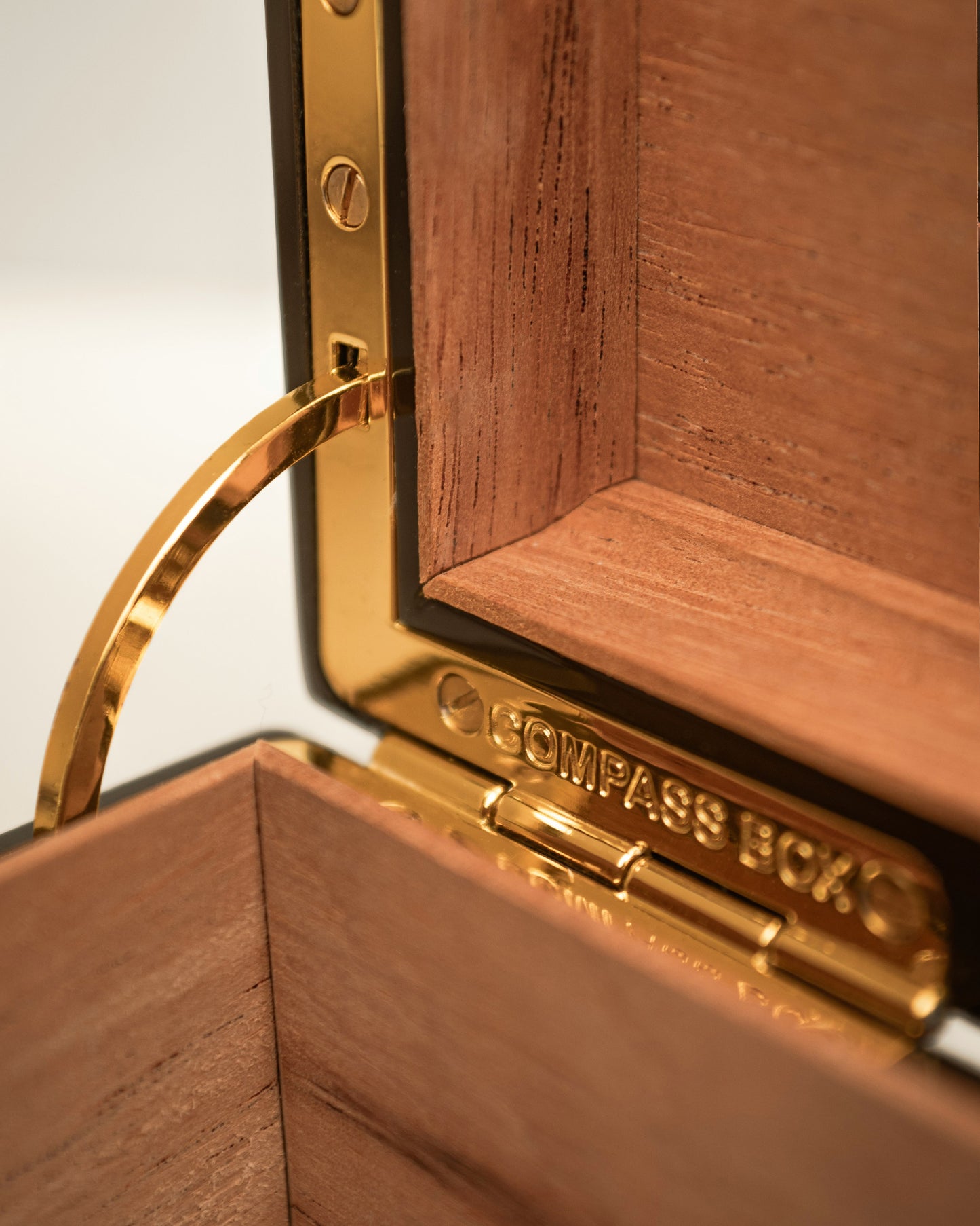 The Impossible Collection of Cigars (Book & Humidor)