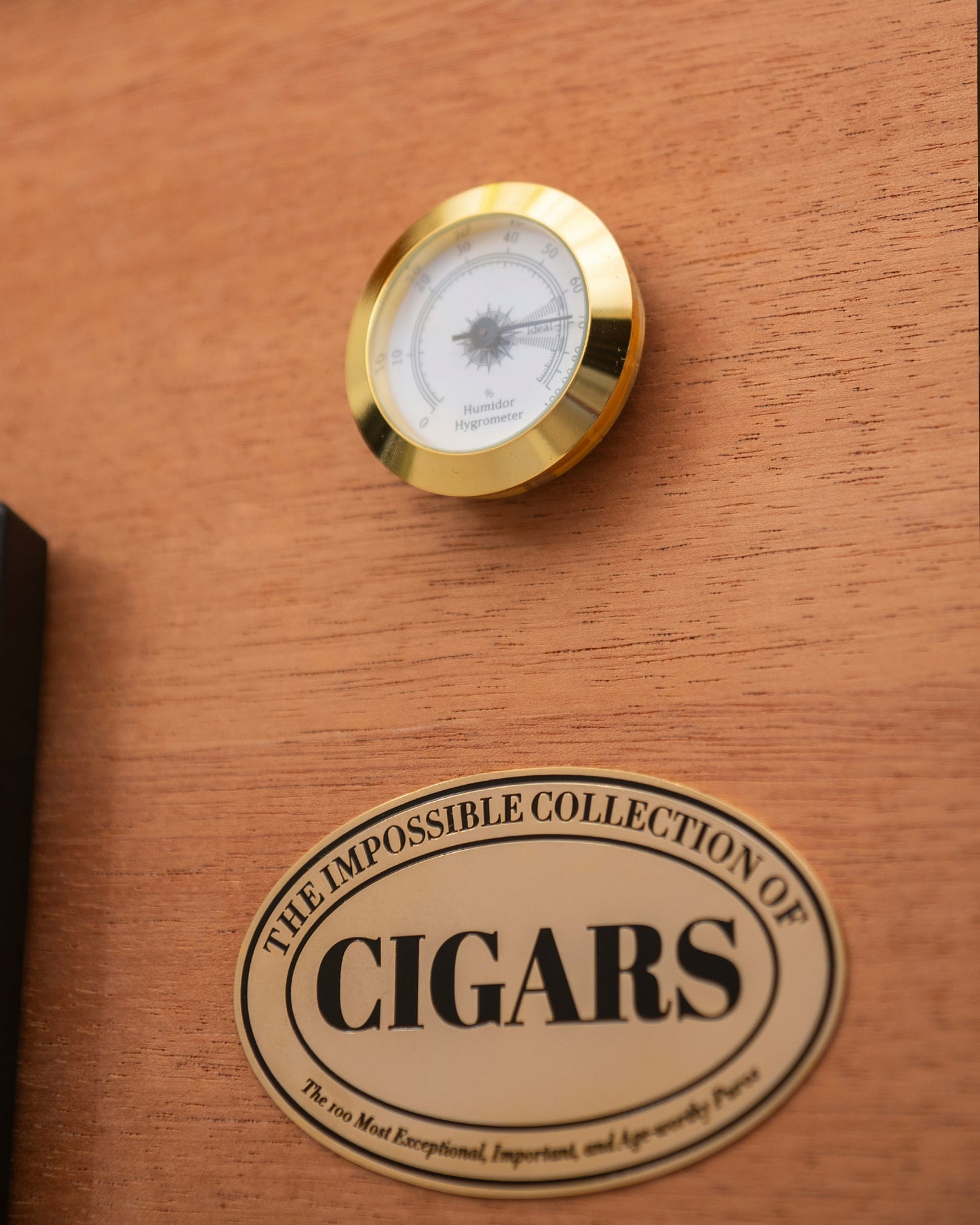 The Impossible Collection of Cigars (Book & Humidor)